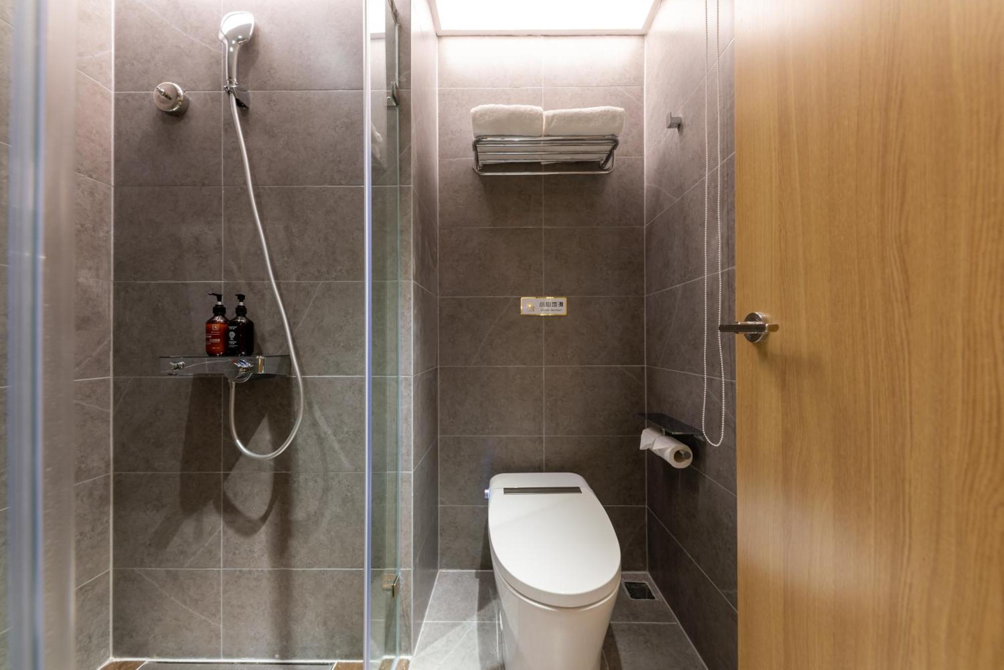 Jingfang Building Smart Hotel - Located In The Busiest Part Of The Downtown Area, Near Beijing Tiananmen Square And The Forbidden City,Wangfujing Shopping Street ,Newly Opened Hotel,Provide Free Laundry Service,Provide Tourism And Ticketing Services エクステリア 写真