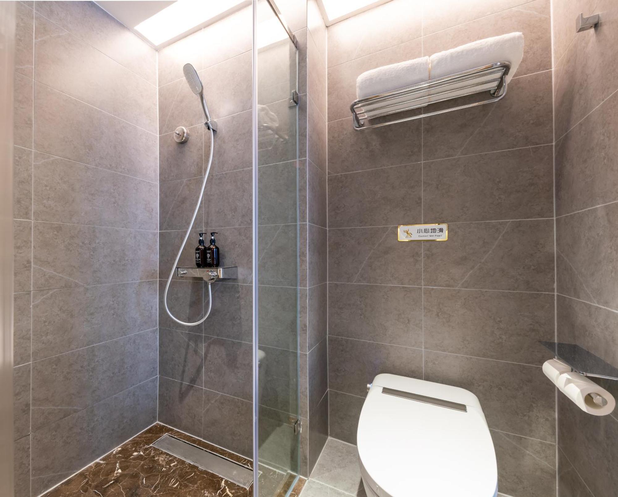 Jingfang Building Smart Hotel - Located In The Busiest Part Of The Downtown Area, Near Beijing Tiananmen Square And The Forbidden City,Wangfujing Shopping Street ,Newly Opened Hotel,Provide Free Laundry Service,Provide Tourism And Ticketing Services エクステリア 写真